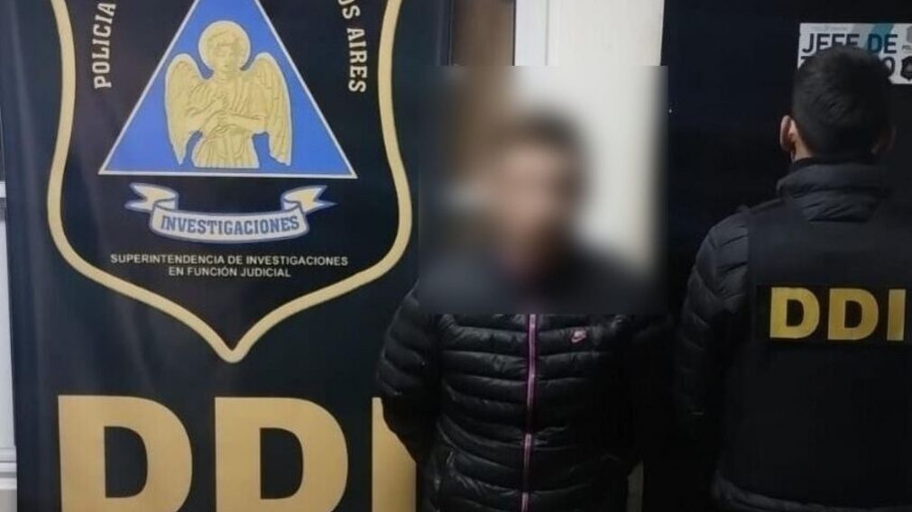 Este es el sospechoso que resultó aprehendido por los investigadores policiales.