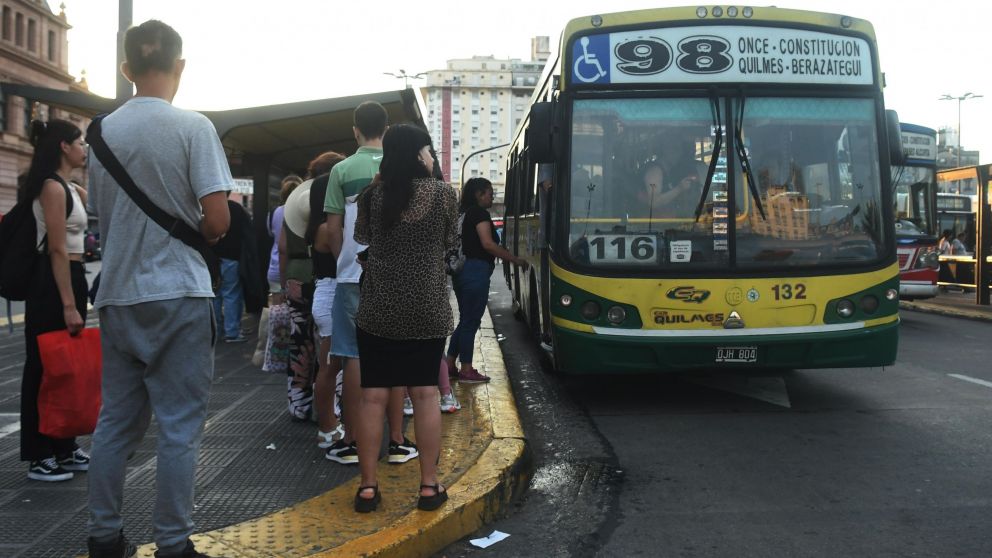 El boleto tendrá un incremento del 7% en más de 100 líneas de colectivo (Pablo Villán/Crónica).