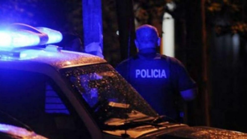 Los policías se apersonaron en el escenario de la horrenda tragedia.