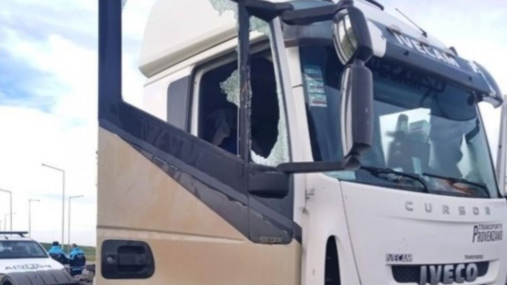 Darío Gustavo Kirer fue agredido mientras se hallaba en el interior de este vehículo.