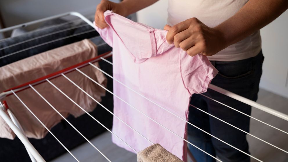Probá estos métodos y recuperá el poder de secar la ropa con el frío ¡y sin olores! (Foto: Freepik).