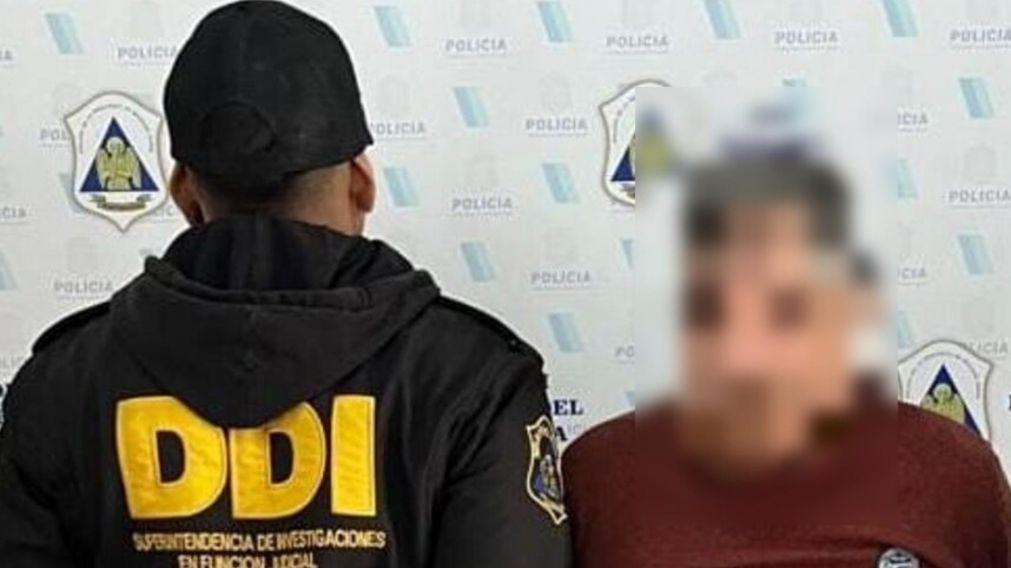 Este es el individuo que fue aprehendido por los investigadores policiales.