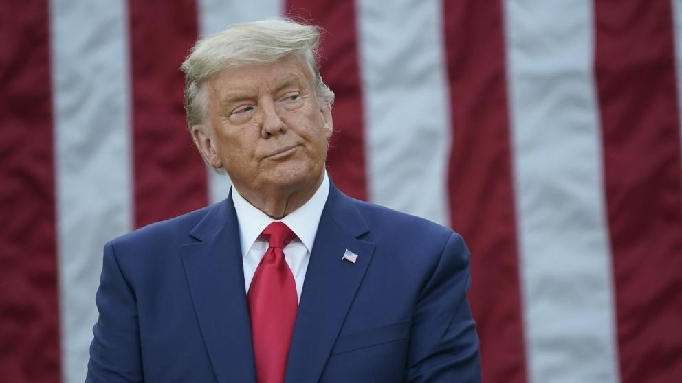 Donald Trump prohíbe la entrada a Estados Unidos a ciudadanos de 12 países.