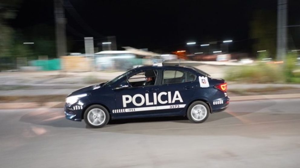 La Policía de Mendoza intervino ante la denuncia del empleado municipal que halló el feto durante su jornada laboral.
