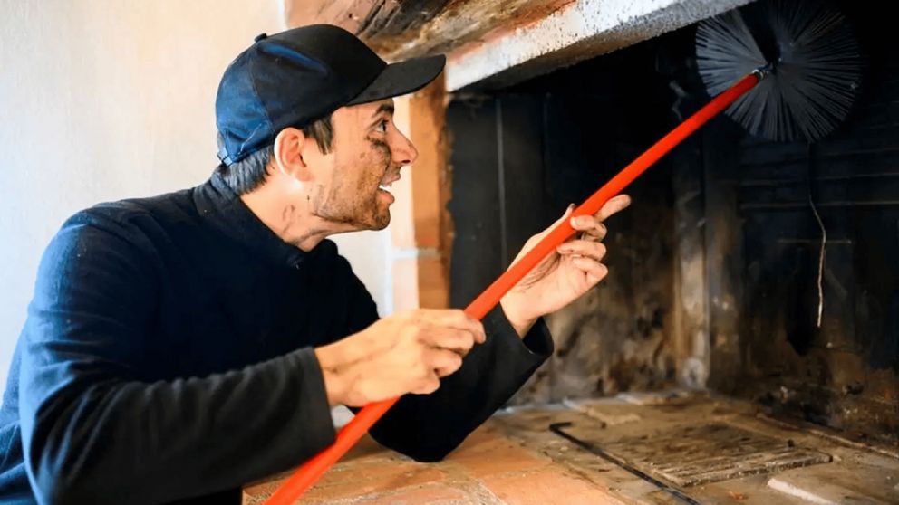 ¿El hollín de la estufa está arruinando la superficie de tu hogar?: la alternativa práctica y natural para cuidar tus espacios sin complicaciones ni productos industriales.