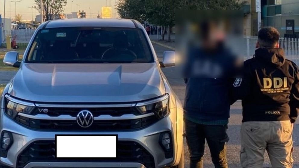 Este es el sujeto que fue capturado por los investigadores policiales.