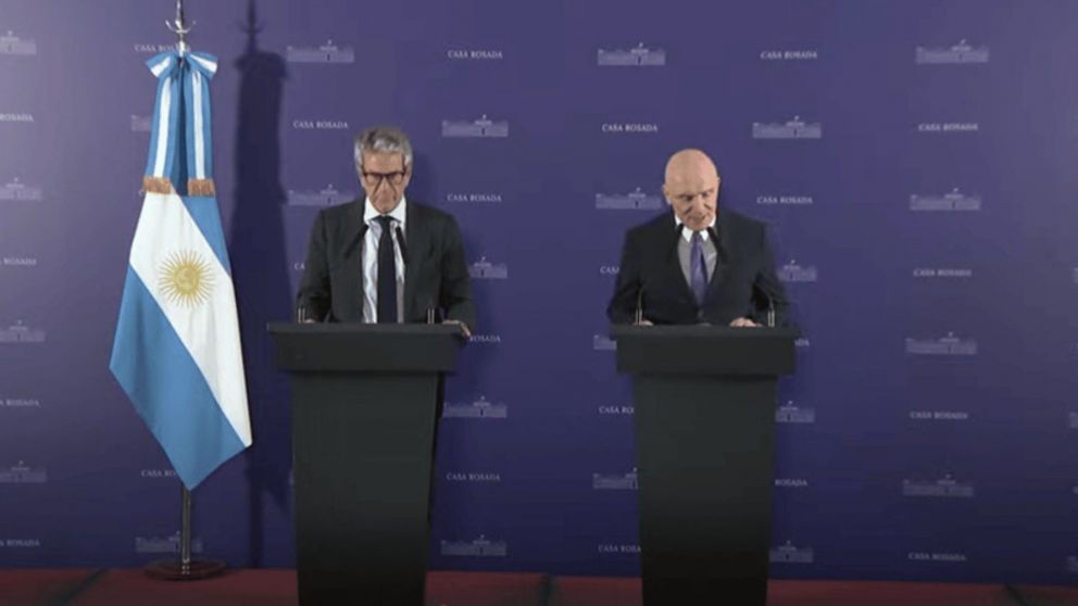 El titular del ARCA y Espert presentaron un proyecto sobre "dólares del colchón".