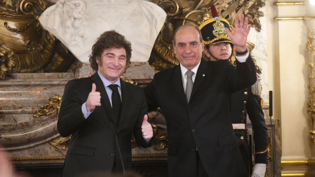 El Gobierno de Javier Milei envió al Congreso el proyecto para promover el uso de de los dólares "del colchón".