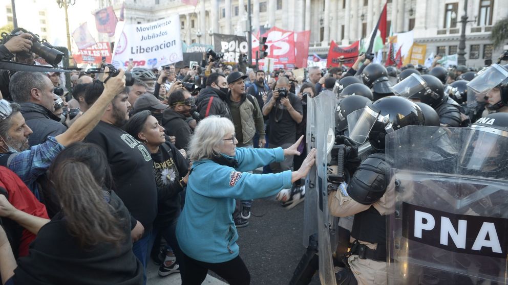 Se realizar� en la tarde de este mi�rcoles una nueva marcha de jubilados al Congreso (Cr�nica/Fernando P�rez R�/Archivo).