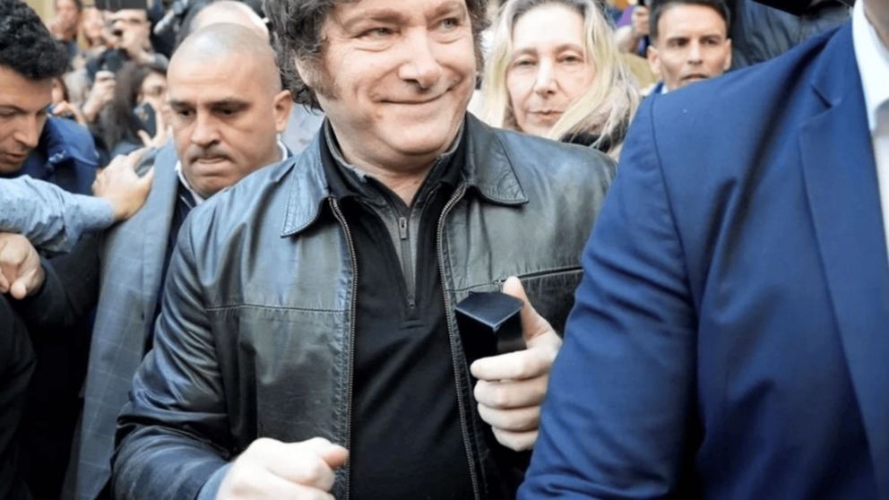 Javier Milei define pronto el candidato para enfrentar a Cristina Kirchner en la Tercera Electoral.