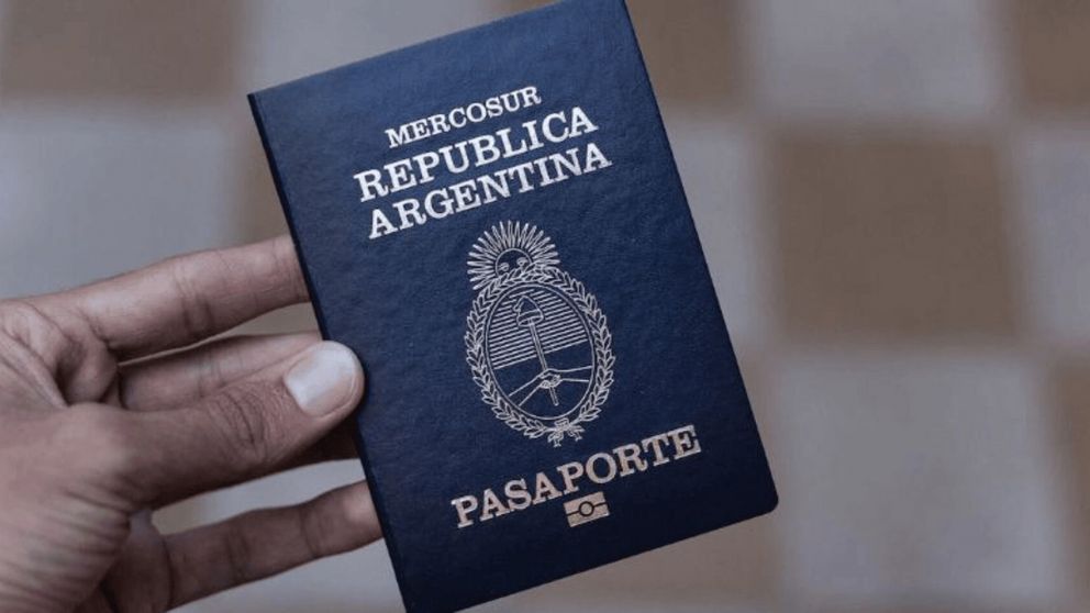 El Gobierno confirmó que a partir del 2 de junio se podrá gestionar en simultáneo el pasaporte y la autorización de viaje para menores (Imagen ilustrativa).