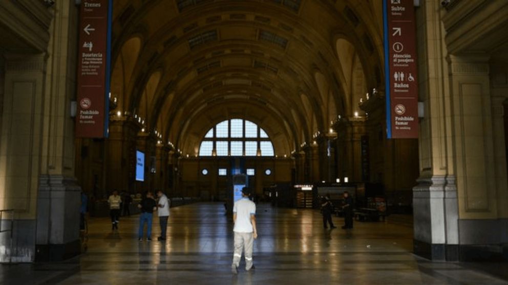 Un llamado al 911 advirtió sobre la presencia de una bomba.