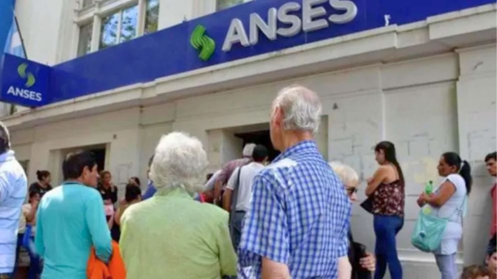 Jubilados de ANSES cobrarán el aguinaldo desde junio.
