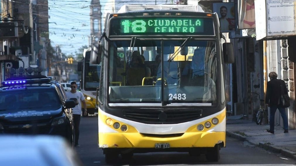 La UTA anunció una medida de fuerza en las líneas de colectivos del interior del país.
