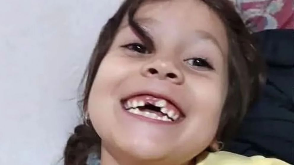 Kim Gómez murió tras salir despedida de un auto en movimiento durante un violento robo (Redes).