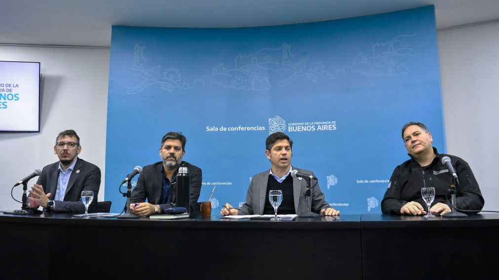 Axel Kicillof fue acompañado por integrantes de su gabinete durante la conferencia de prensa.
