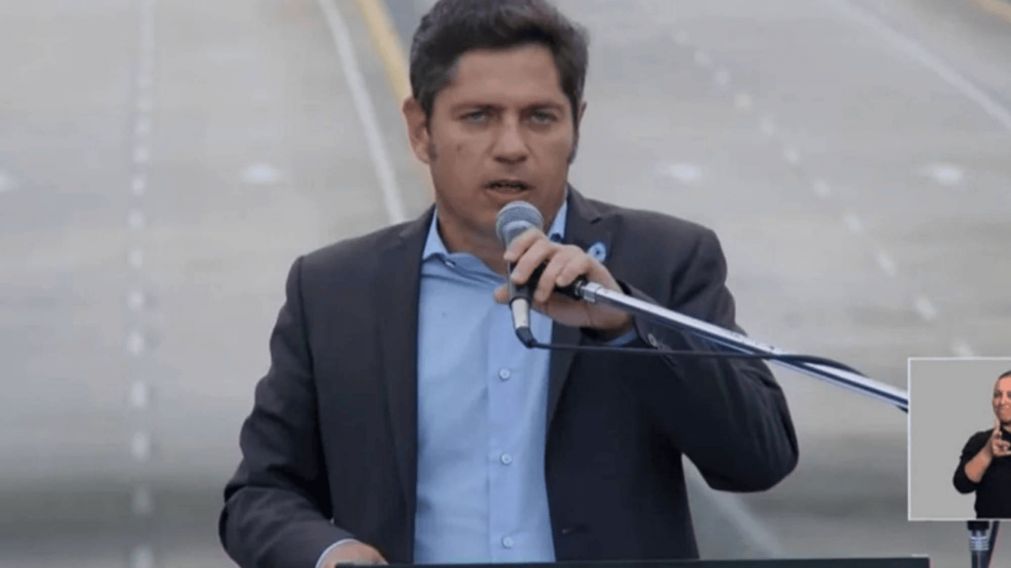 Axel Kicillof inauguró un viaducto y criticó a Javier Milei: "No es verdad que no hay plata"
