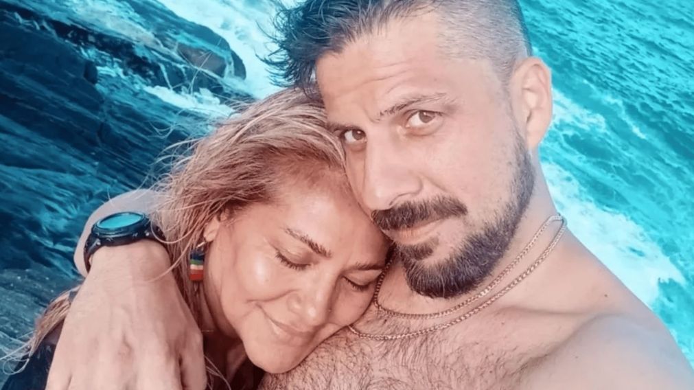 La famosa cantante junto a su novio.