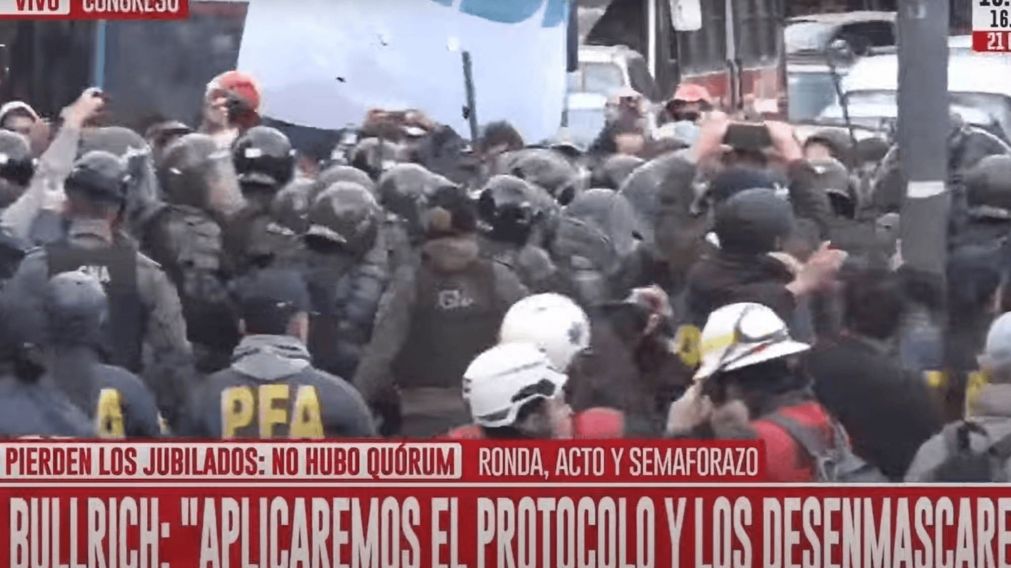 ¡EN VIVO! Marcha de jubilados: enfrentamientos y disturbios
