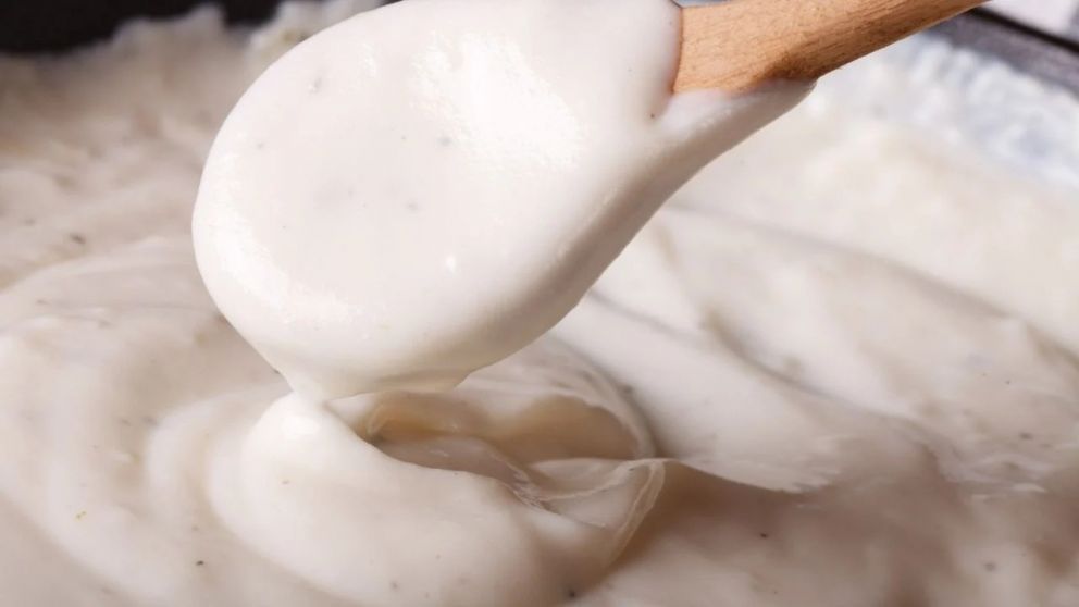 Una salsa blanca riquísima en pocos pasos.