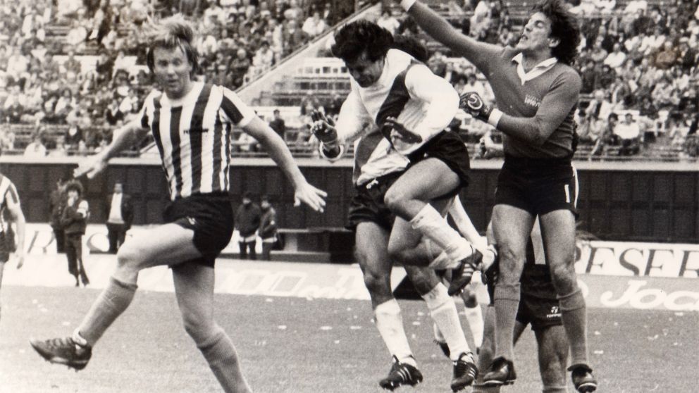 Juan Carlos Delm�nico, un arquero especial que fue campe�n con Estudiantes de La Plata y tambi�n con Gimnasia