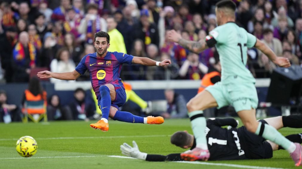 Barcelona goleó a Athletic Bilbao en su vuelta al Camp Nou, es líder de LaLiga de España y hubo ovación para Messi