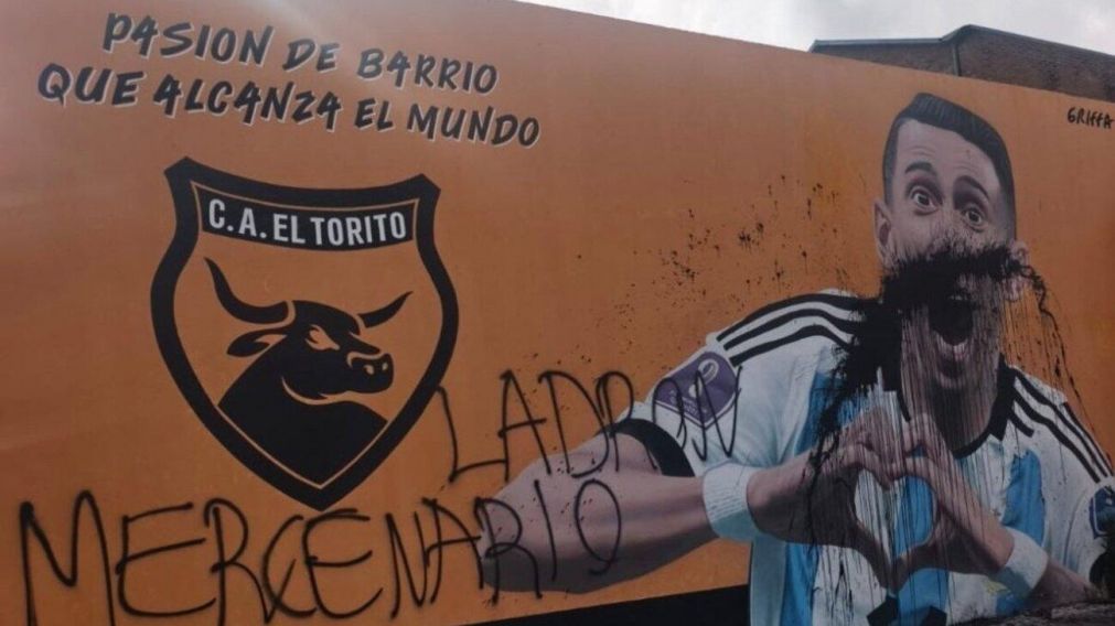 Tras el polémico título entregado por la AFA a Rosario Central, vandalizaron un mural de Ángel Di María en el club de su niñez