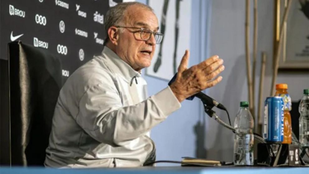 Alerta desactivada: Marcelo Bielsa descart� su renuncia a la Selecci�n de Uruguay y habl� de Luis Su�rez