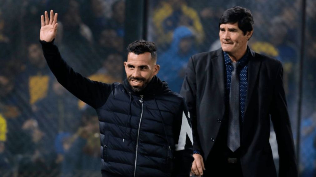 Carlos Tevez vuelve a la Bombonera: el único antecedente enfrentando a Boca como entrenador
