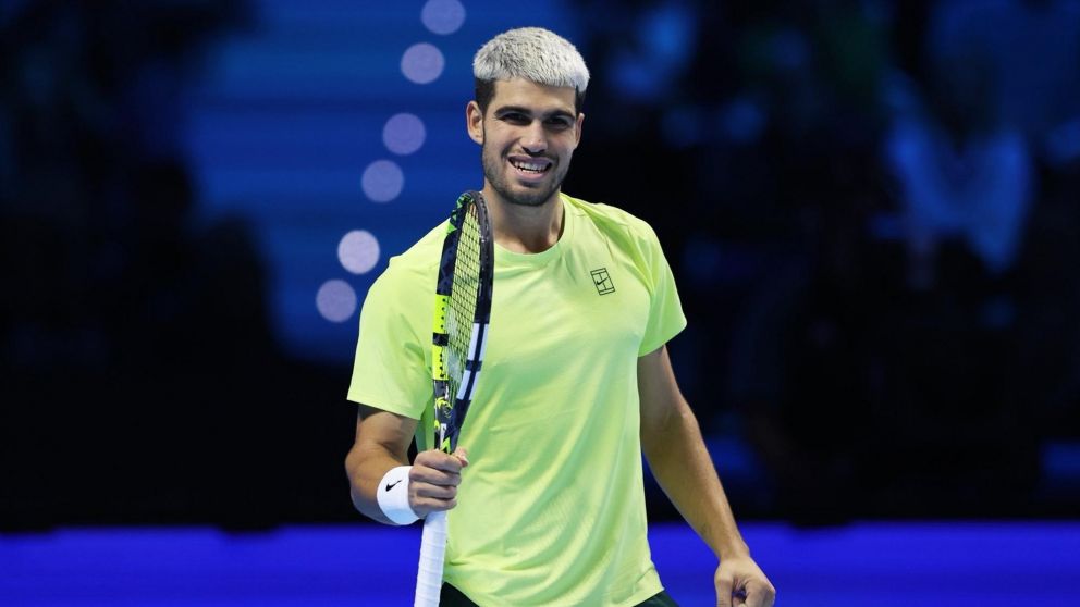 Carlos Alcaraz barrió a Félix Auger-Aliassime y jugará la definición de las ATP Finals ante Jannik Sinner