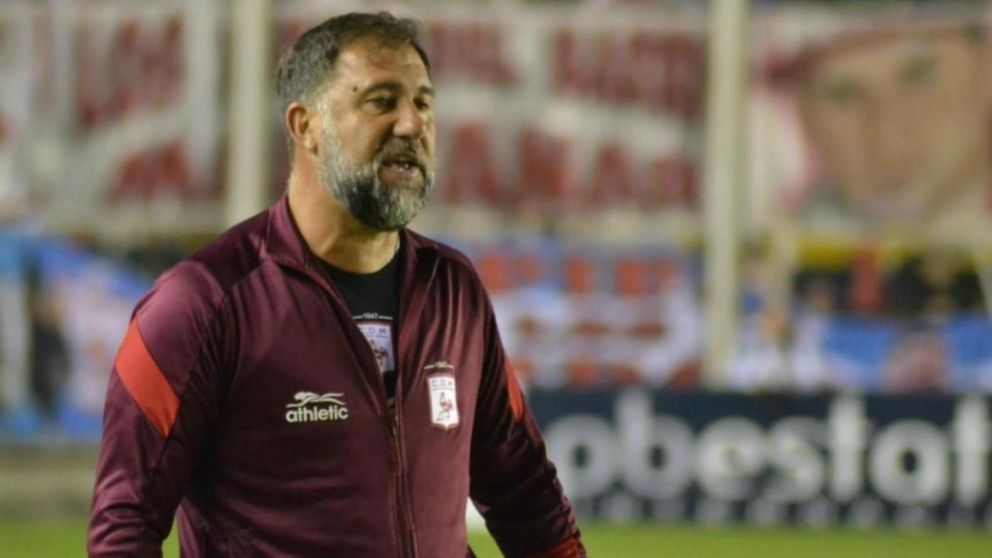 Escandaloso: la AFA suspendió por un mes a Walter Otta, DT de Deportivo Morón, por declaraciones contra Tapia y Toviggino que no hizo