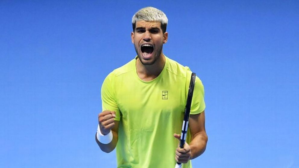 Carlos Alcaraz le ganó un partido durísimo a Taylor Fritz y quedó muy cerca de la clasificación a semis en las ATP Finals