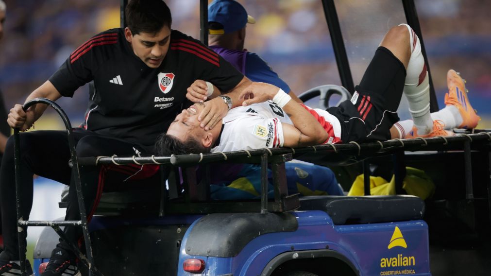 La dramática situación de Maxi Meza en River: sufrió una lesión de rótula y deberá ser operado