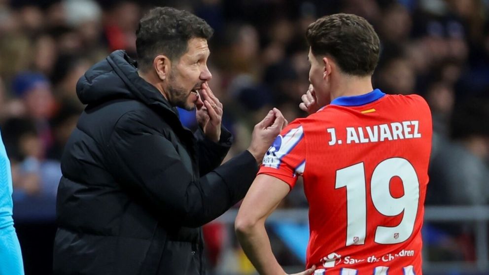 El Cholo Simeone fue contundente sobre la ausencia de Julián Álvarez en los premios The Best: Uno de los mejores delanteros del mundo