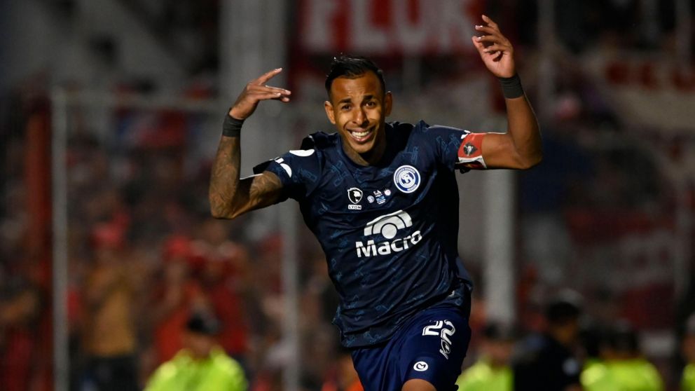 Sebastián Villa le dedicó a Miguel Ángel Russo la Copa Argentina que ganó con Independiente Rivadavia