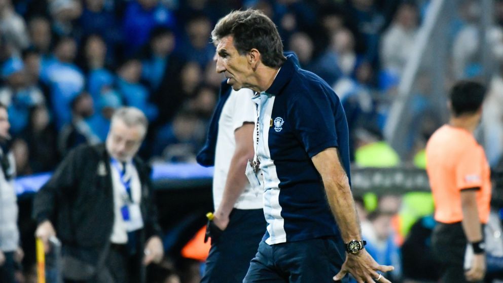 Gustavo Costas se mostró devastado tras la eliminación de Racing de la Copa Libertadores: "Defraudé a mi gente"
