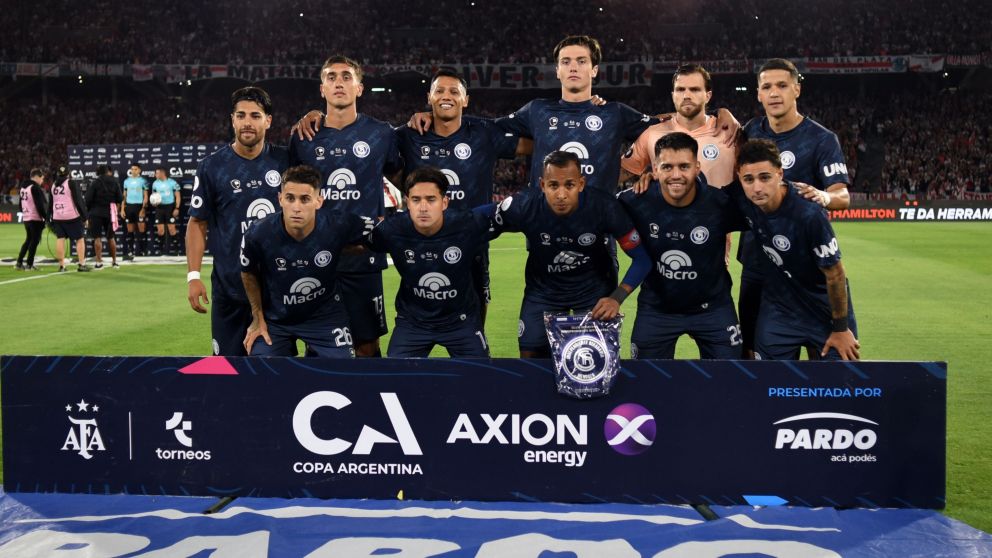 Independiente Rivadavia eliminó por penales a River y se consagró finalista de la Copa Argentina: Villa marcó el último en una definición infartante