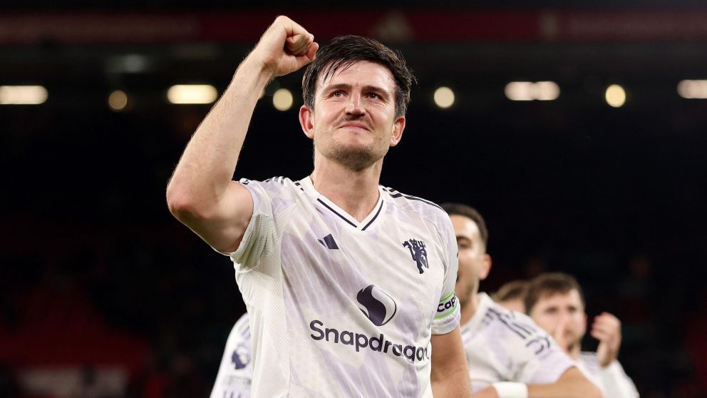 El Manchester United le ganó el clásico inglés al Liverpool con un gol de Harry Maguire sobre el final