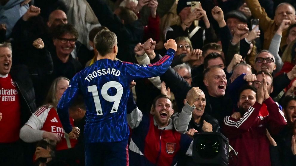 Arsenal le ganó con lo justo a Fulham y es líder de la Premier League