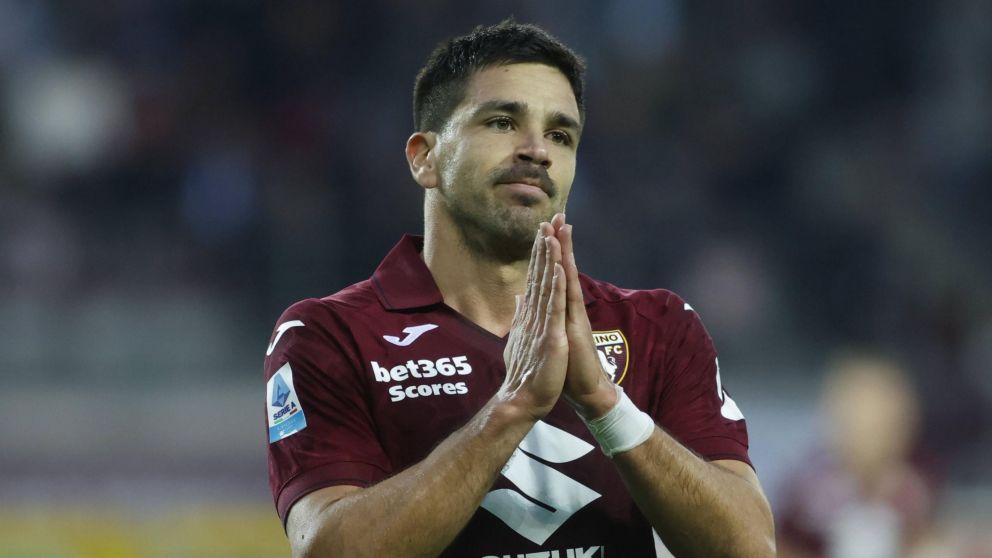 Giovanni Simeone aplicó "la ley del ex" y el Torino dio el batacazo venciendo al Napoli