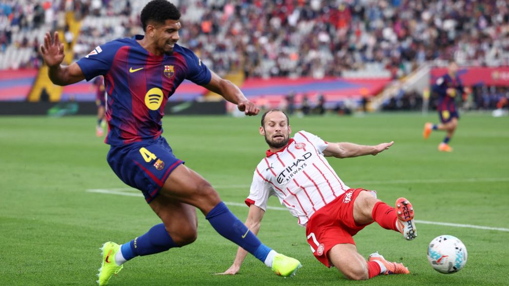Barcelona le ganó a Girona gracias a un gol de Ronald Araújo jugando de nueve y es puntero de LaLiga de España