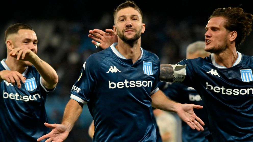 En el Día de la Lealtad, Racing festejó en el Presidente Perón gracias a un golazo de Vietto, uno de los hombres de Costas
