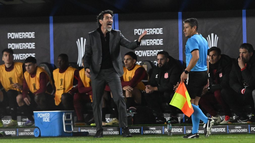 La furia de Eduardo Domínguez con la prensa por los penales no cobrados a Estudiantes ante Belgrano