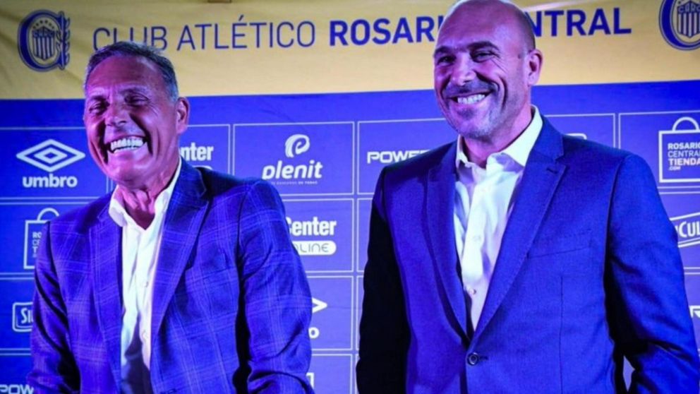El presidente de Rosario Central relató los últimos segundos de Russo: "Terminamos de rezar el padre nuestro y falleció"
