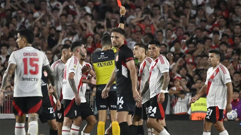 ¿Cuáles son los dos únicos equipos que no tuvieron expulsados en todo el año?