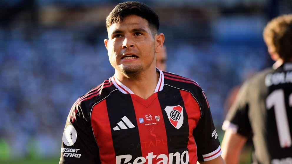 Maxi Salas fulminó a Diego Milito tras la victoria de River ante Racing: "Se portó muy mal conmigo"