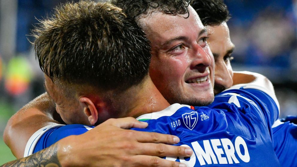 Tras otro grosero error de Magallán, Vélez logró recomponerse y venció a Atlético Tucumán