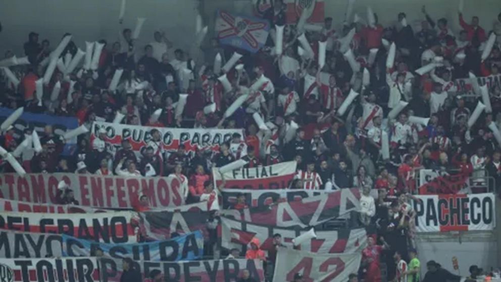 Los hinchas de River estallaron contra el plantel luego de la eliminación en la Copa Libertadores: "A ver si nos entendemos..."