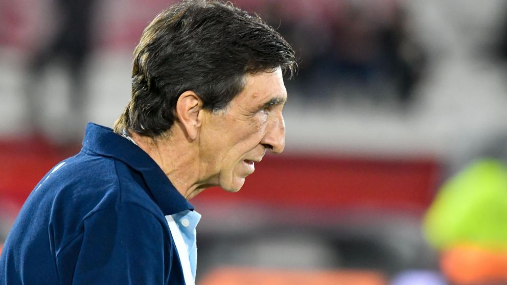 Racing hoy: Gustavo Costas tomó una decisión clave sobre Santiago Solari para el partido ante Vélez por la Copa Libertadores
