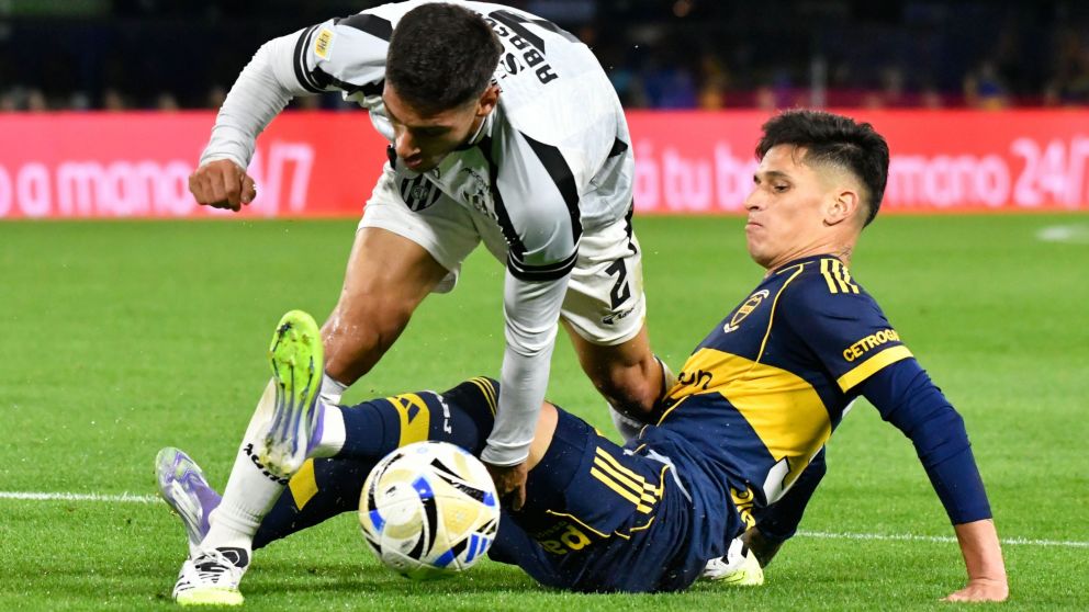 Boca y Central C�rdoba jugaron un lindo partido en La Bombonera: Leandro Paredes debi� haber sido expulsado